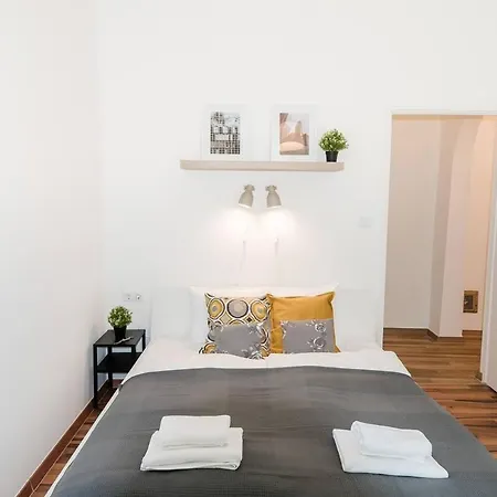 Brand New Central Ac Apartment Budapest Exterior photo